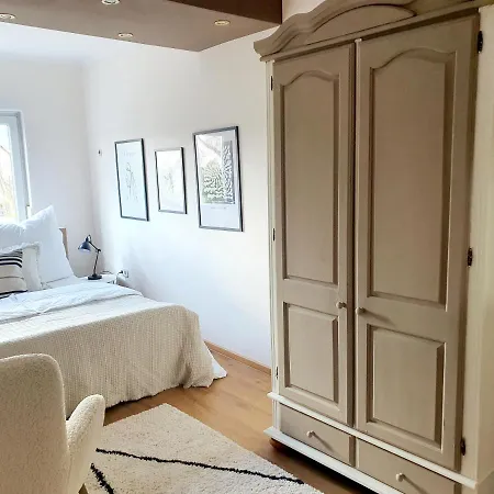 Apartment House With Two Aprtments Together, Up To 9 Persons Mulheim an der Mosel