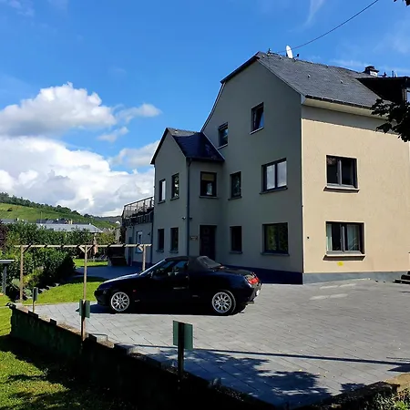 House With Two Aprtments Together, Up To 9 Persons