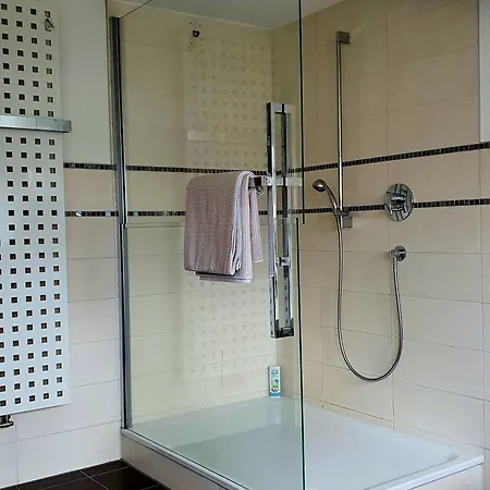 House With Two Aprtments Together, Up To 9 Persons Muelheim an der Mosel