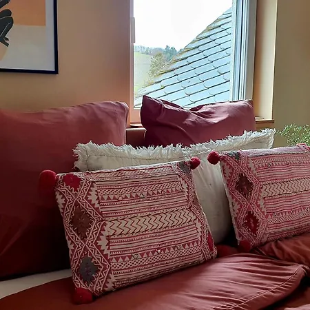 House With Two Aprtments Together, Up To 9 Persons Διαμέρισμα *