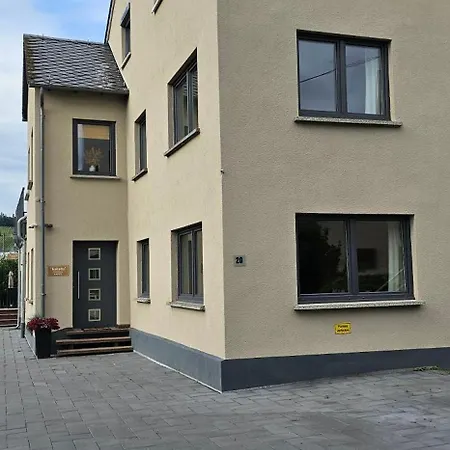 River Mosel Homes Papagallo And Kakadu Max 9 Persons Apartment