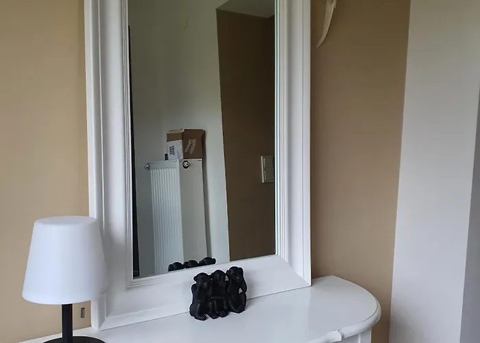 House With Two Aprtments Together, Up To 9 Persons 公寓 *