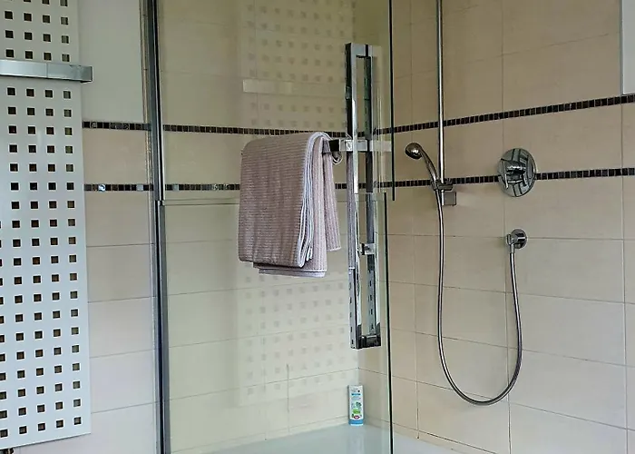 House With Two Aprtments Together, Up To 9 Persons 米尔海姆