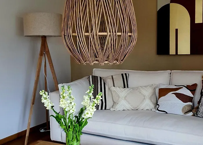 House With Two Aprtments Together, Up To 9 Persons 公寓 *