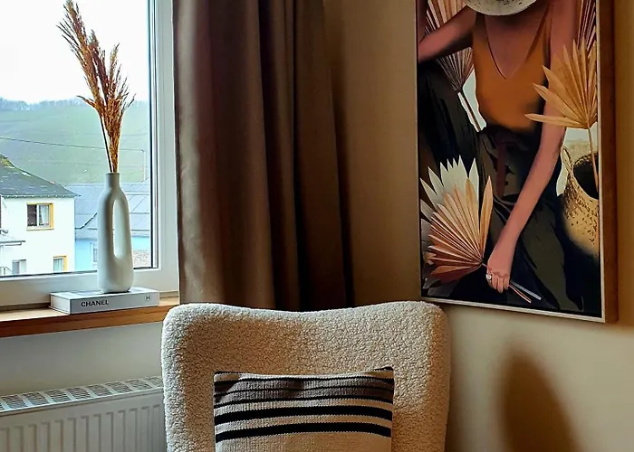 House With Two Aprtments Together, Up To 9 Persons 公寓 *