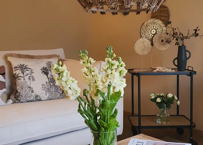 House With Two Aprtments Together, Up To 9 Persons 公寓