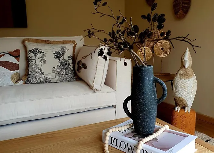 House With Two Aprtments Together, Up To 9 Persons 公寓