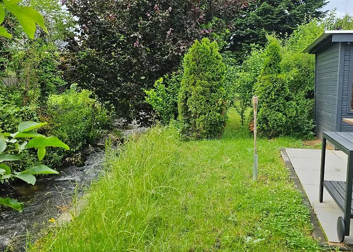 House With Two Aprtments Together, Up To 9 Persons 公寓