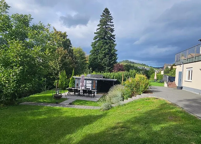 House With Two Aprtments Together, Up To 9 Persons 公寓